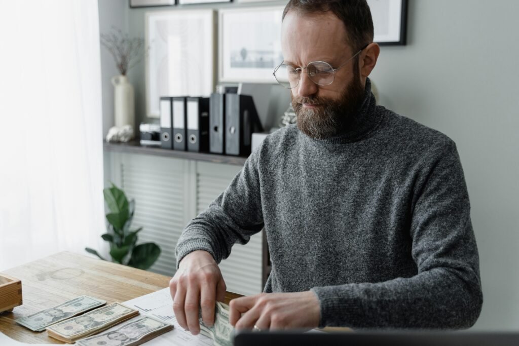https://mnmmaplecollege.ca/wp-content/uploads/2024/04/pexels-tima-miroshnichenko-6693639-1024x683.jpg